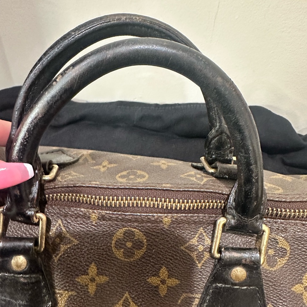 Authentic Louis Vuitton Speedy 30 - Picture 2 of 6